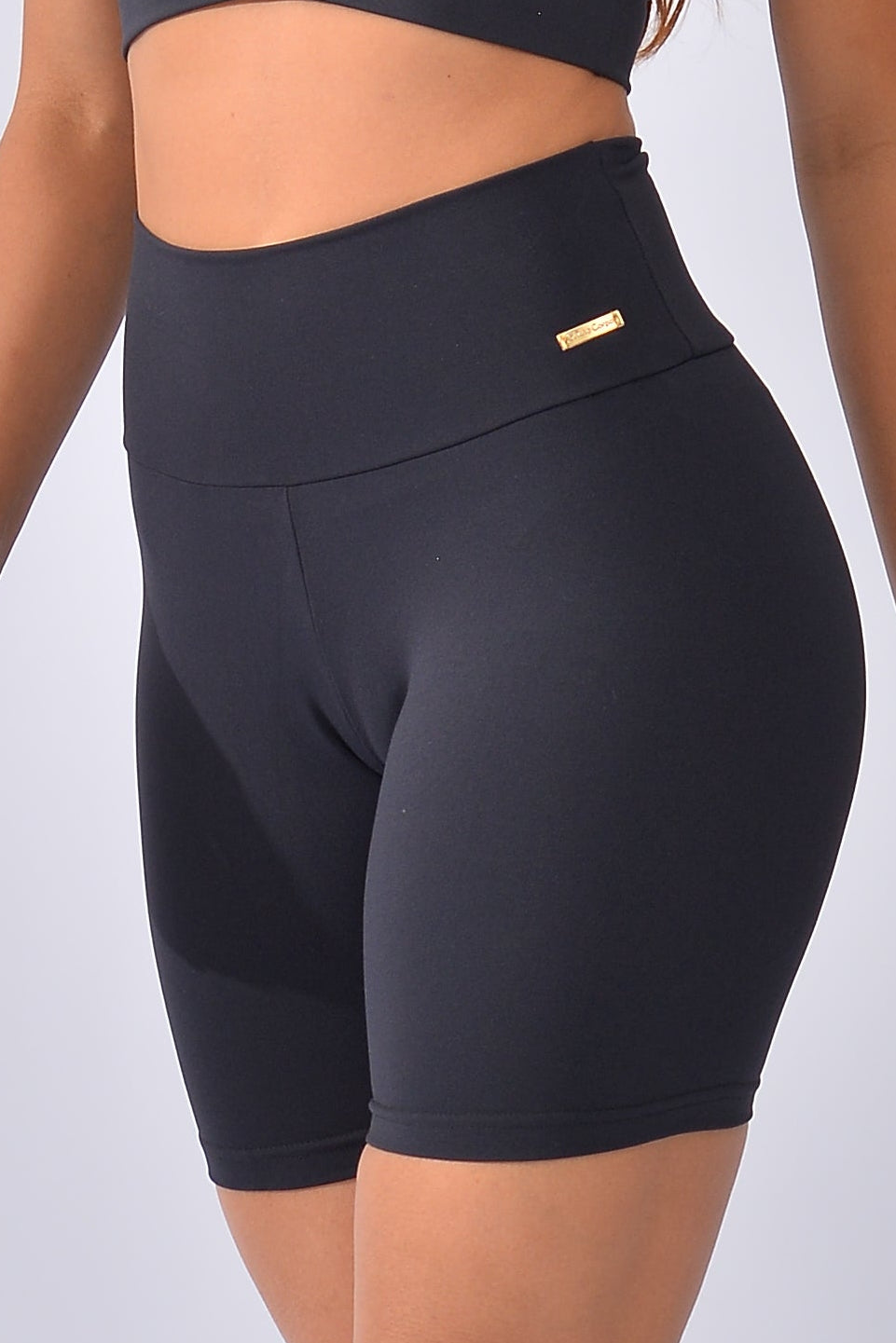 Bermuda Fitness Poliamida Lisa Preta Básica