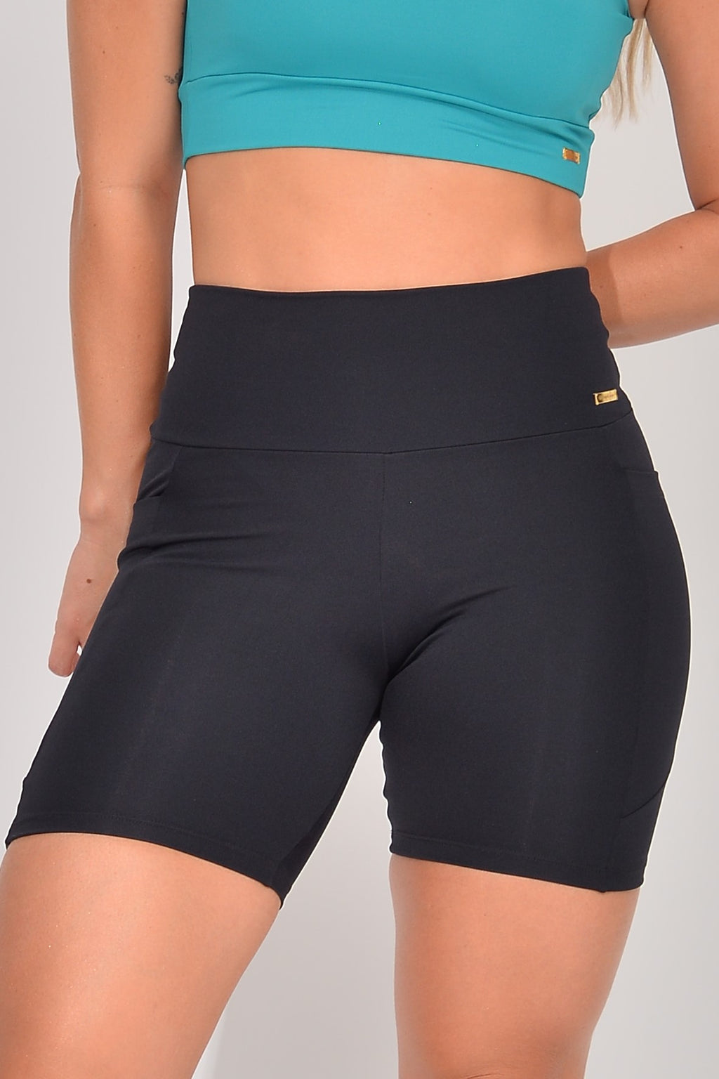 Bermuda Fitness Cintura Alta Com Bolso Preta