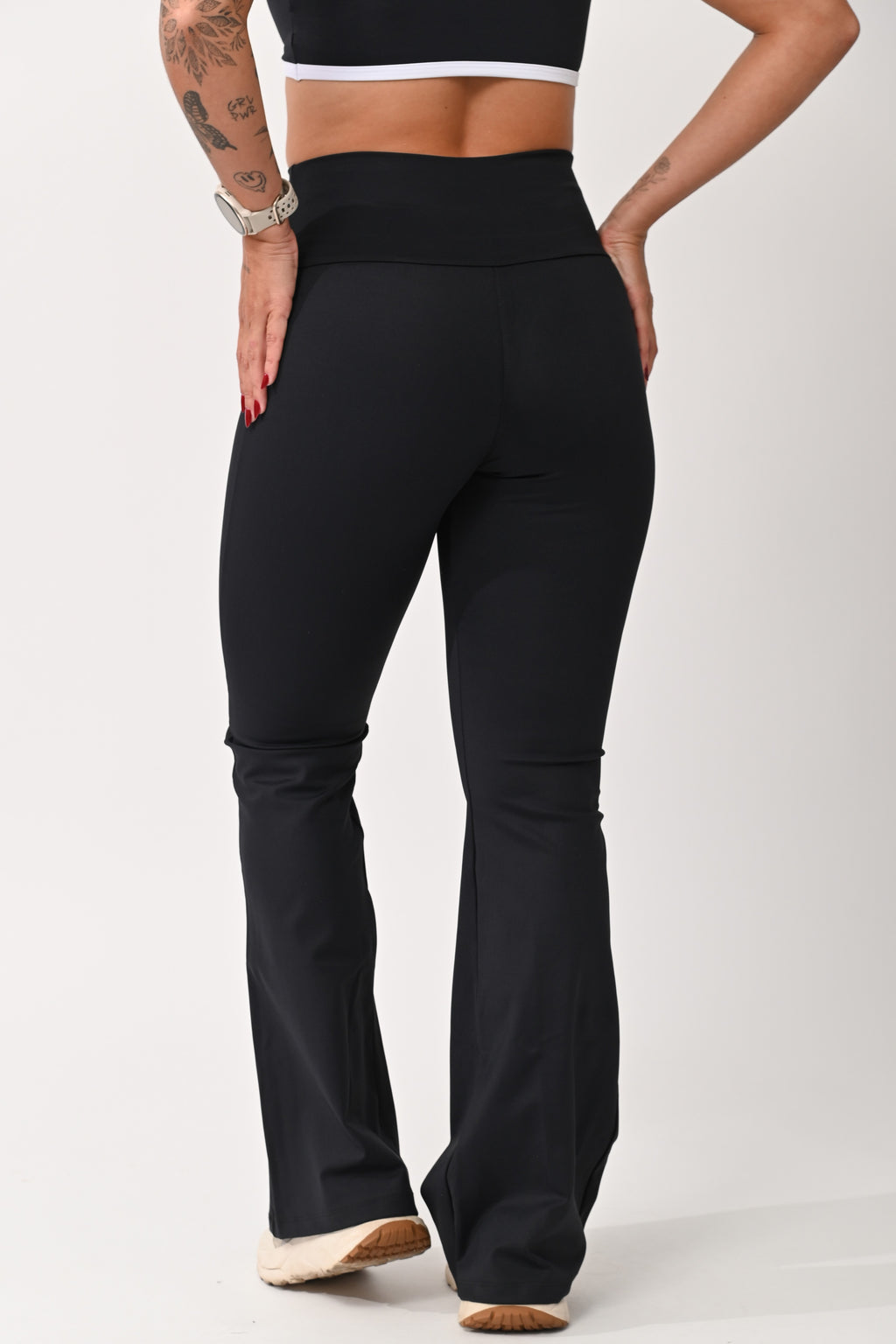 Calça Legging Fitness Cintura Alta Preta Flare