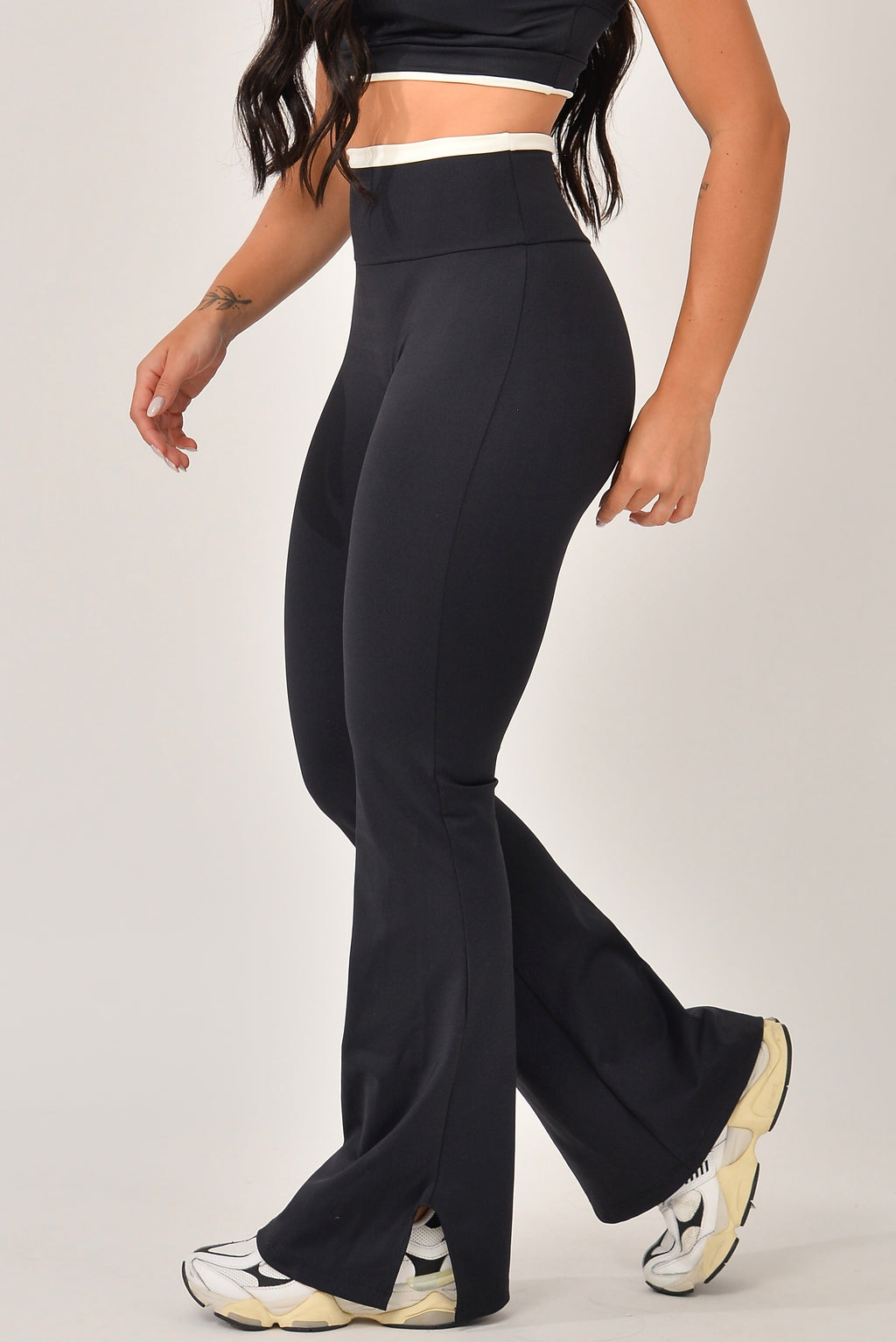 Calça Flare Cintura Alta Preta JuPxt