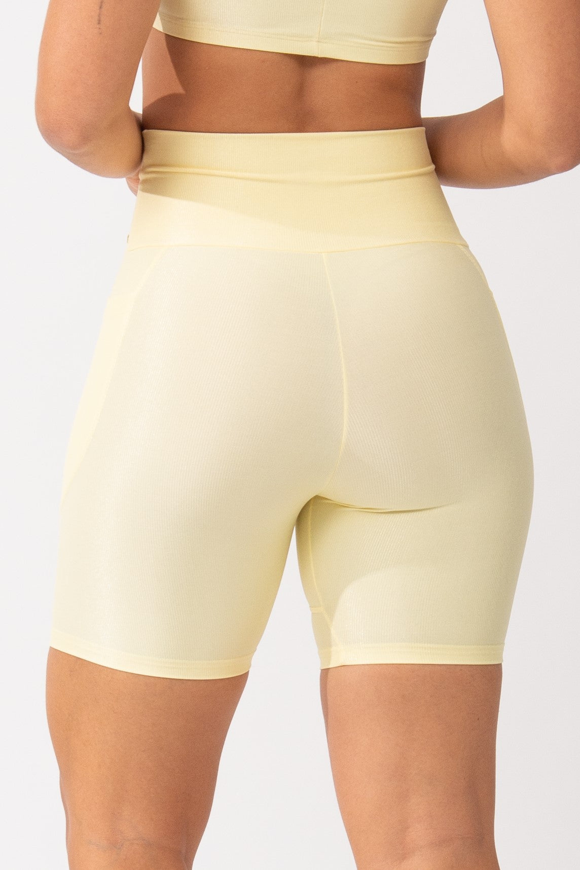 Bermuda Fitness Com Bolso Amarelo Pure