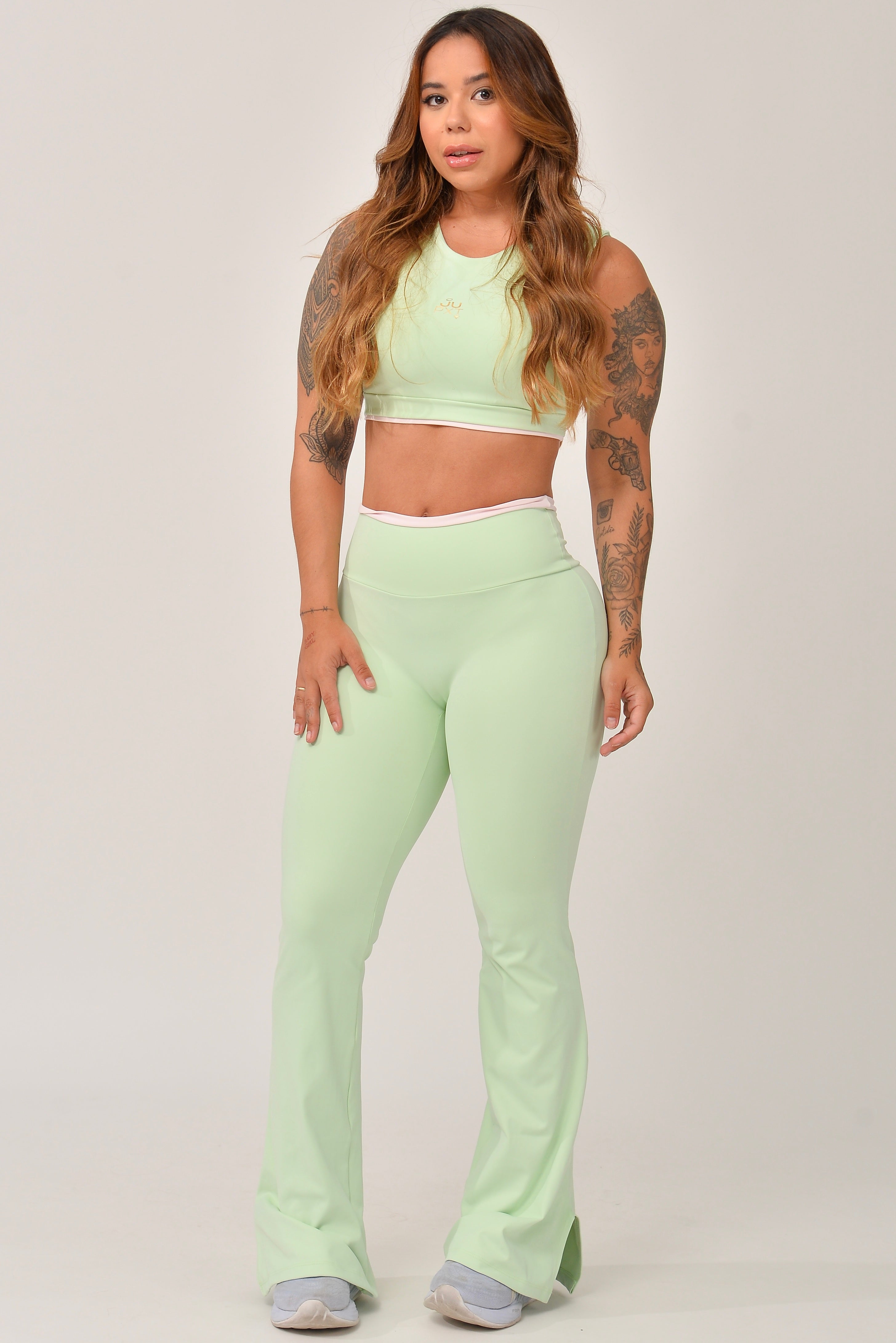 Calça Flare Cintura Alta Verde e Rosa JuPxt