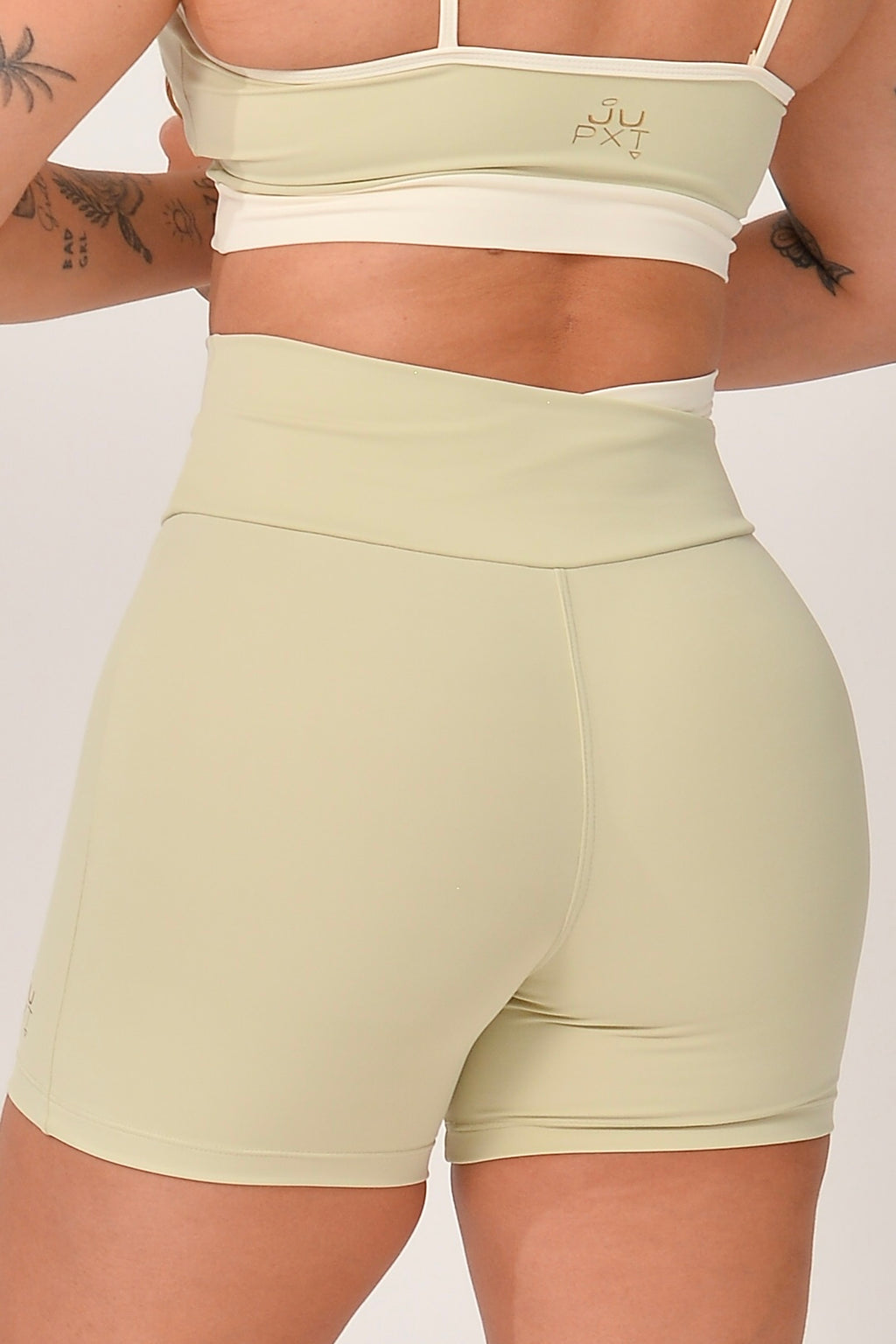 Bermuda Cós Transpassado Verde e Off White Duo JuPxt
