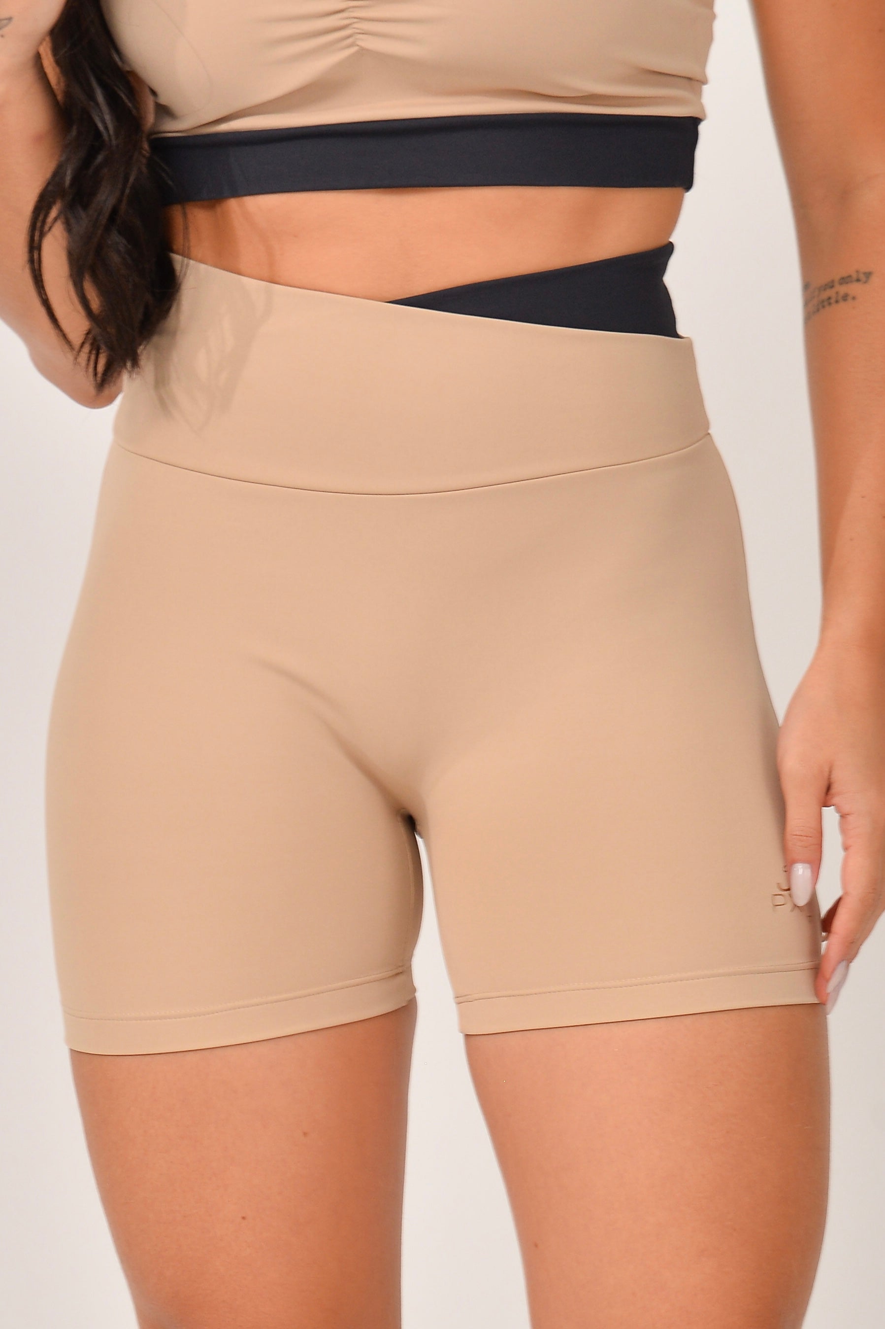 Bermuda Cós Transpassado Marrom e Preto Duo JuPxt