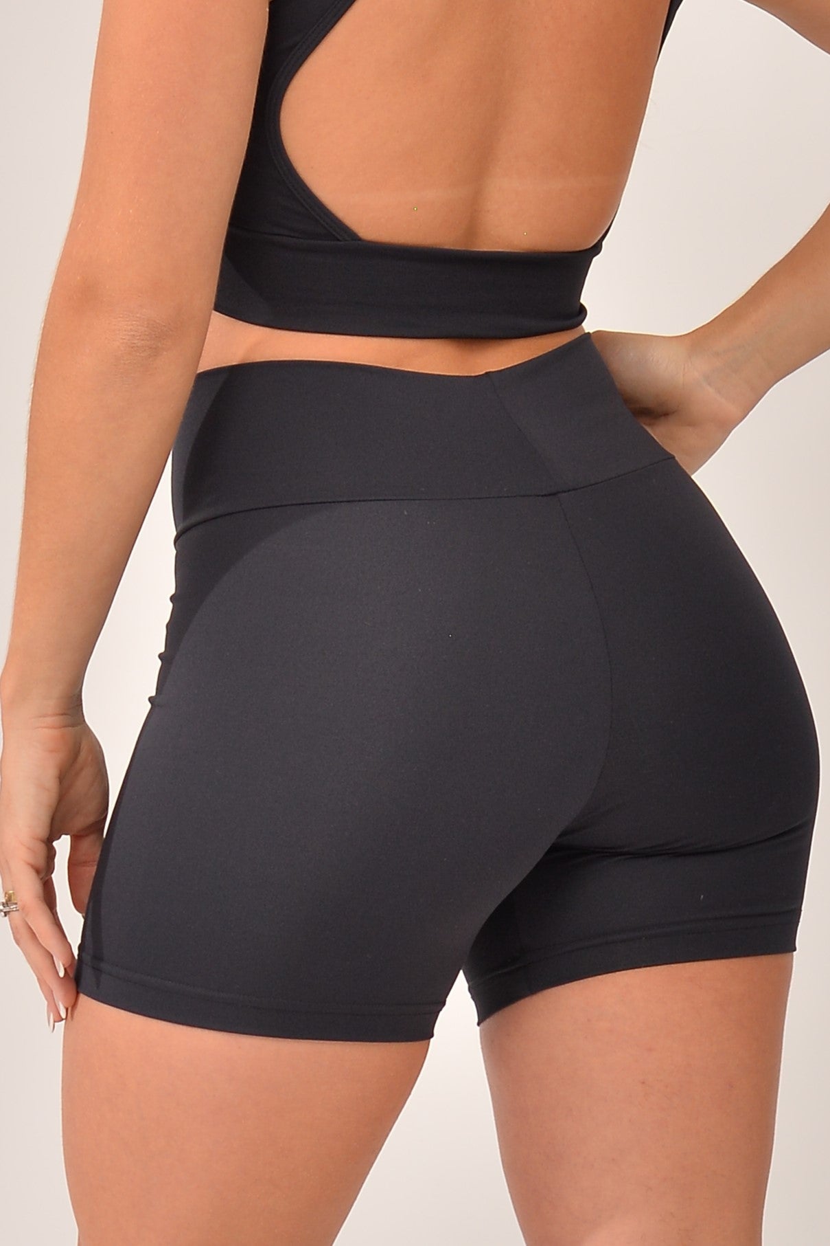 Short Fitness Básico Preto Light