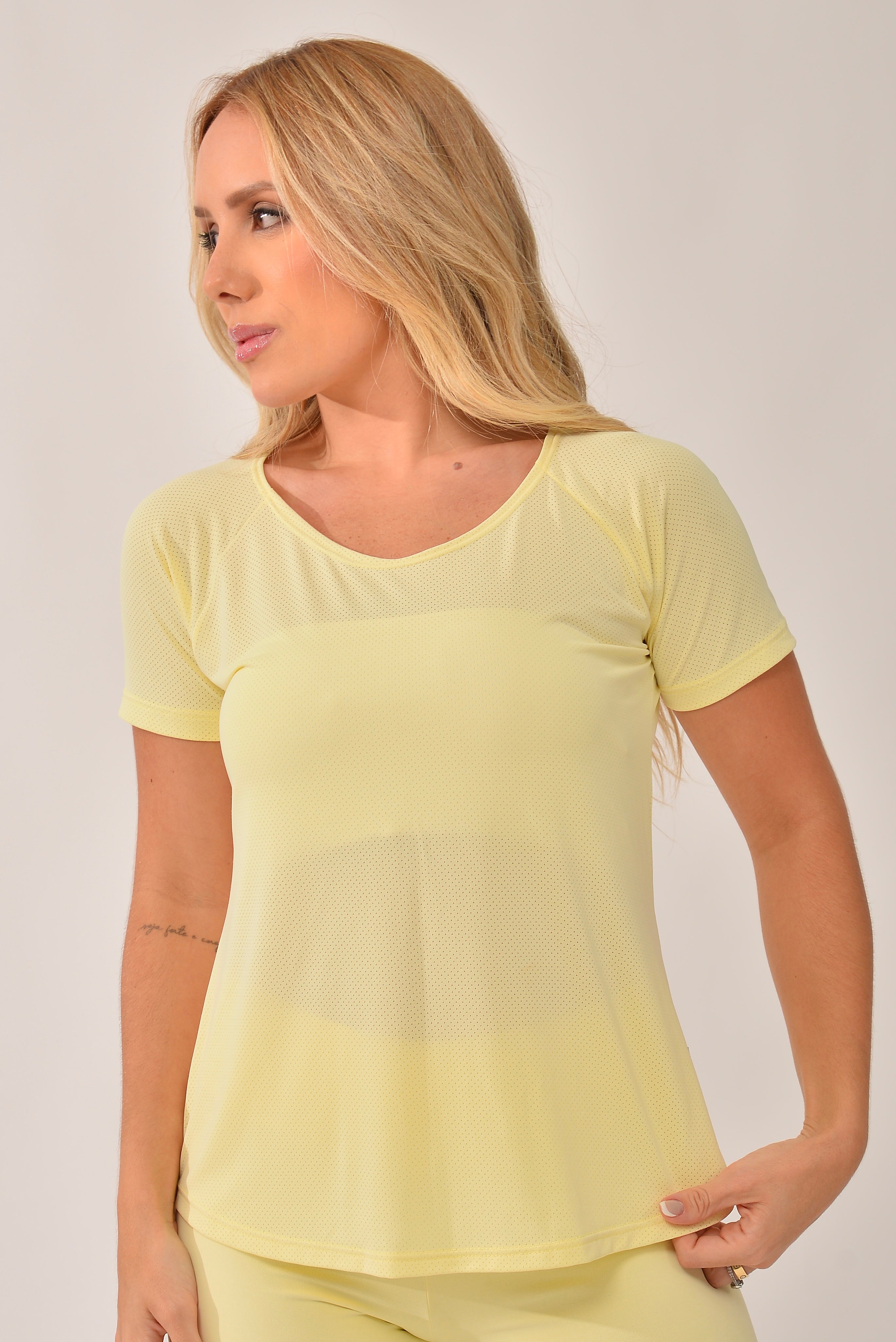 Blusa Fitness Amarelo Pastel Air Dry Fit